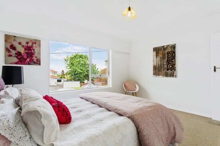 Photo of property in 116 Clovelly Road, Bucklands Beach, Auckland, 2012