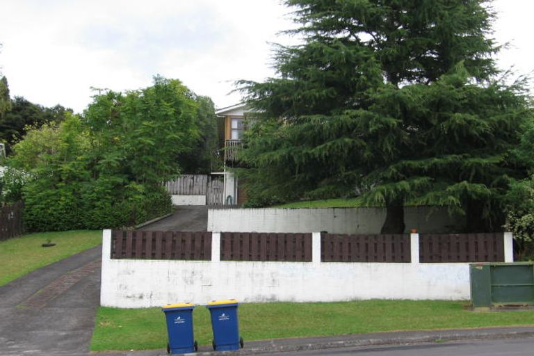 Photo of property in 14 Stallard Place, Glen Eden, Auckland, 0602