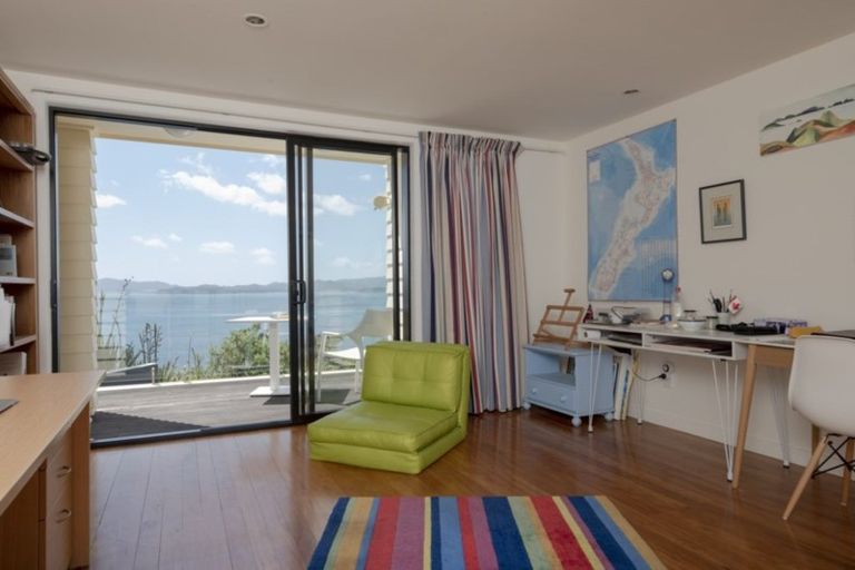 Photo of property in 40 Du Fresne Place, Russell, 0202