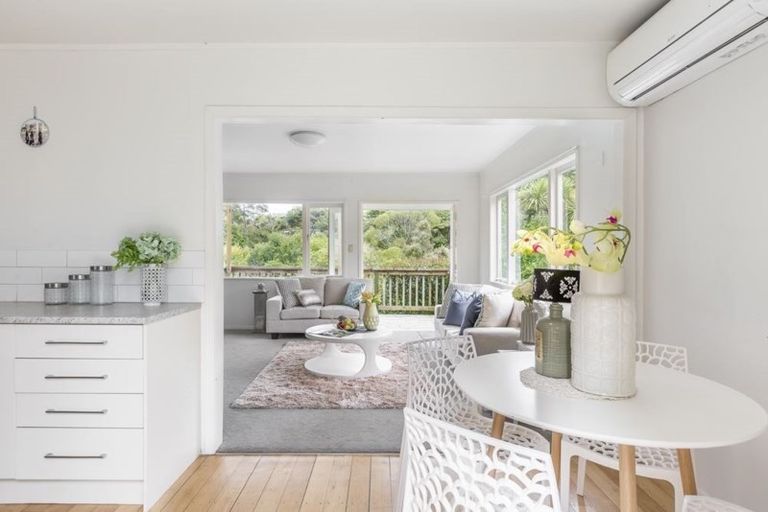 Photo of property in 9 Hellyers Street, Birkdale, Auckland, 0626