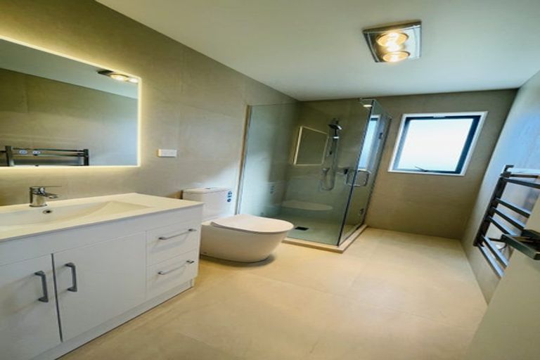 Photo of property in 42b Crestview Rise, Papakura, 2110