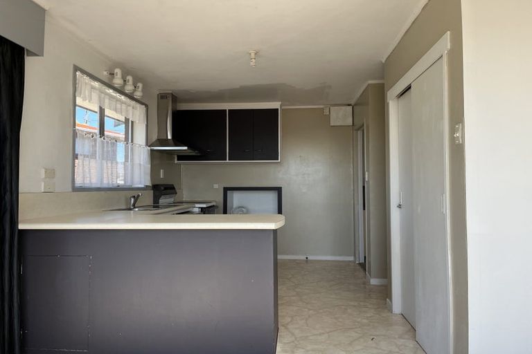 Photo of property in 68 Royal Road, Massey, Auckland, 0614