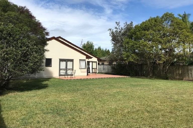 Photo of property in 16 Kristin Lane, Albany, Auckland, 0632