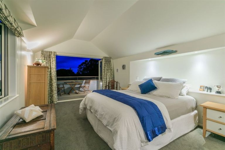 Photo of property in 77a Stanley Point Road, Stanley Point, Auckland, 0624