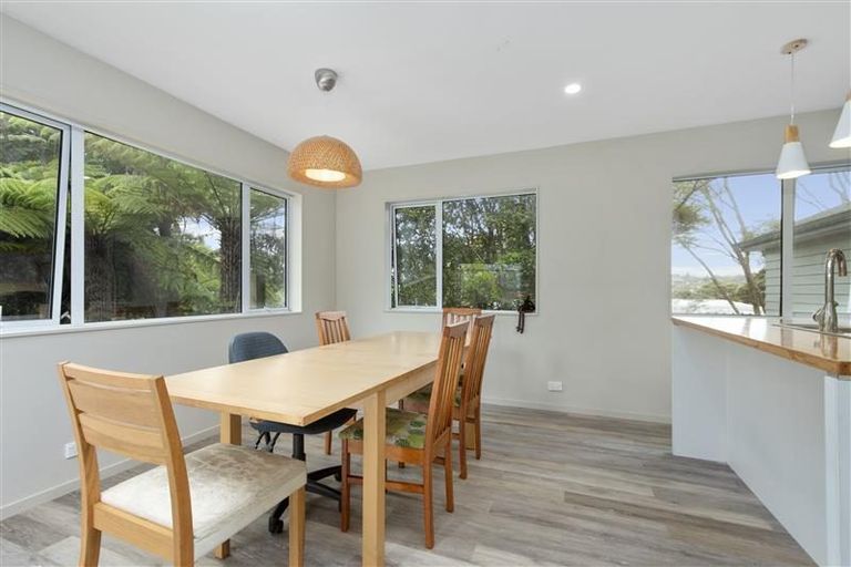 Photo of property in 40h Konini Road, Titirangi, Auckland, 0604