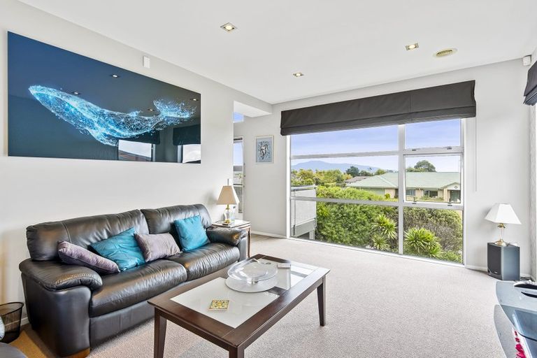 Photo of property in 12 Millennium Hill, Paraparaumu, 5032