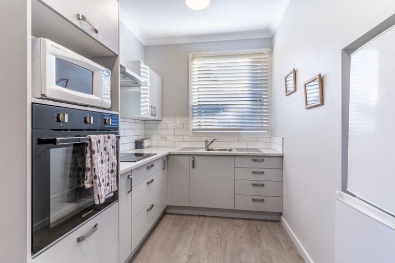 Photo of property in 47 Mary Street, Winton, 9720