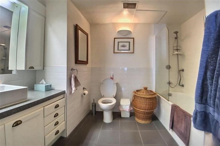 Photo of property in Westminster Court, 4h/5 Parliament Street, Auckland Central, Auckland, 1010