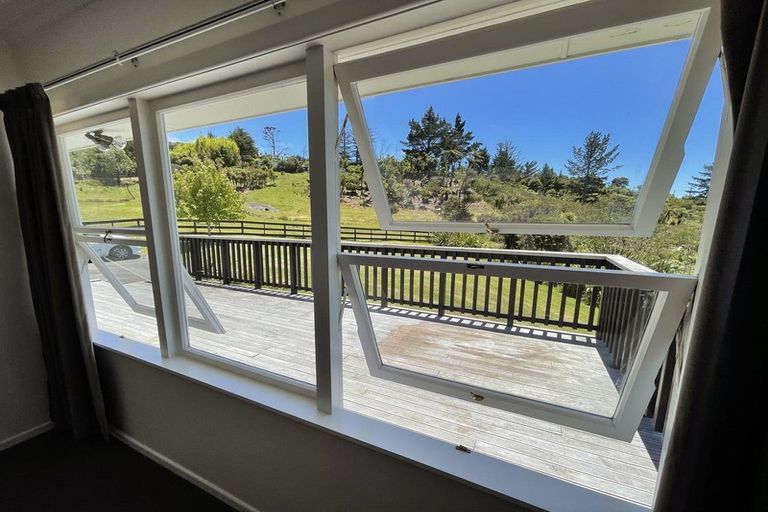 Photo of property in 62 Bethells Road, Waitakere, Henderson, 0782