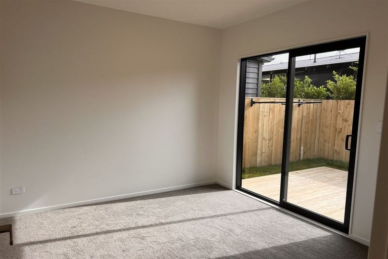 Photo of property in 4b Finlow Drive, Te Atatu South, Auckland, 0610