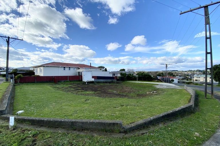 Photo of property in 12a-b Hughson Street, Waitara, 4320