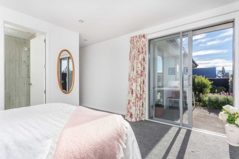 Photo of property in 17 Waterstock Way, Parklands, Christchurch, 8083