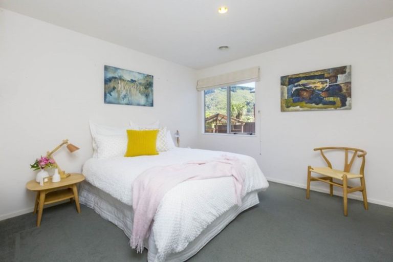 Photo of property in 4 Ronald Scott Grove, Riverstone Terraces, Upper Hutt, 5018