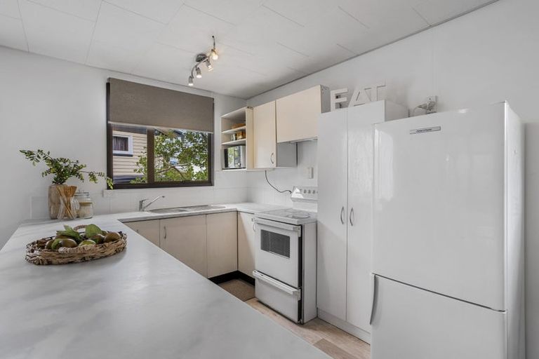 Photo of property in 39a Minaret Drive, Bucklands Beach, Auckland, 2014