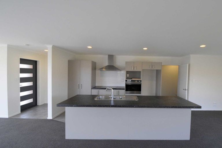 Photo of property in 62 Shillingford Boulevard, Rolleston, 7615