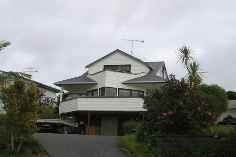 Photo of property in 25 Stillwater Crescent, Stillwater, Silverdale, 0993