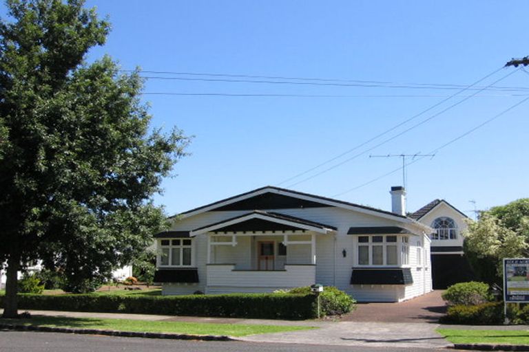Photo of property in 15a Oak Street, Royal Oak, Auckland, 1023