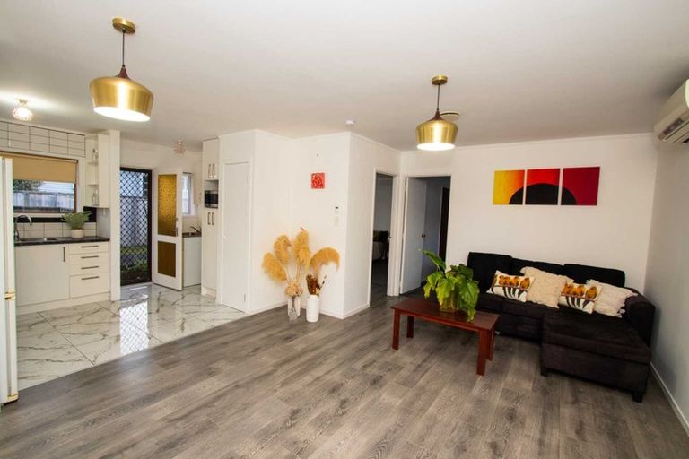 Photo of property in 1/8 Koromiko Street, New Lynn, Auckland, 0600