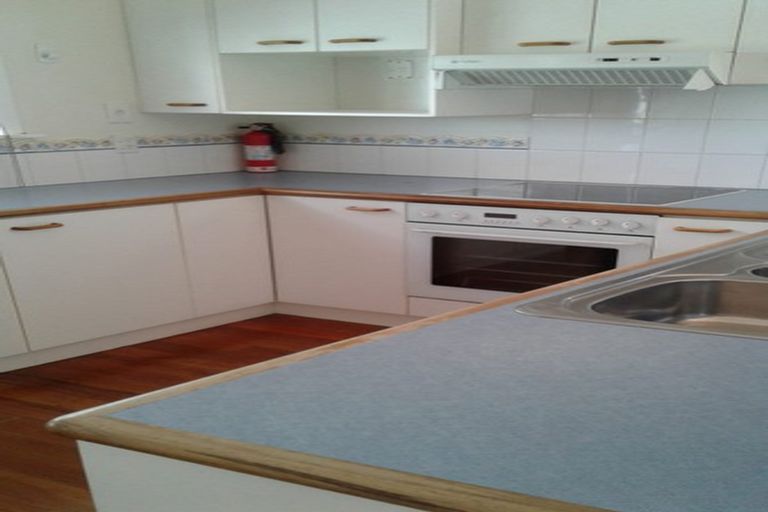 Photo of property in 158 Edmonton Road, Te Atatu South, Auckland, 0610