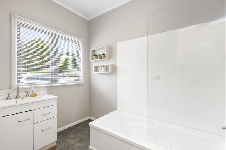 Photo of property in 37a Livingstone Avenue, Nawton, Hamilton, 3200