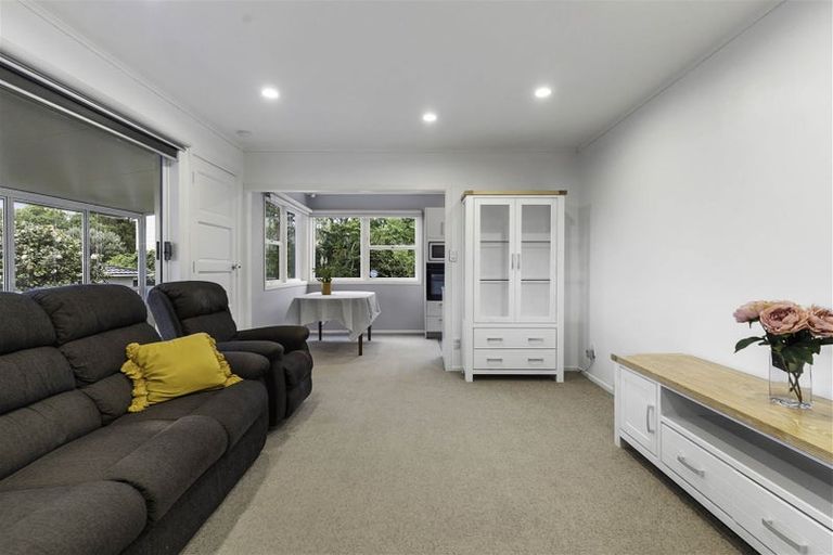 Photo of property in 1/38 Weldene Avenue, Glenfield, Auckland, 0629