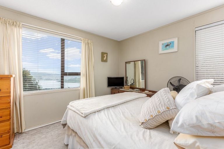 Photo of property in 7b Coventry Close, Ascot Park, Porirua, 5024