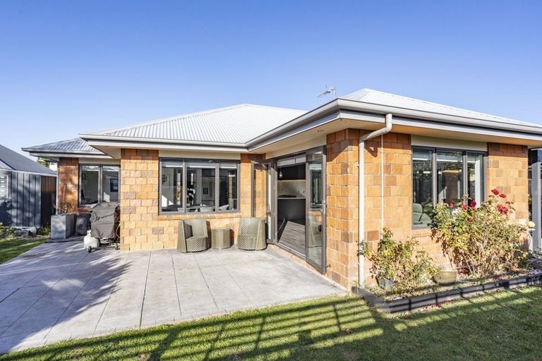 Photo of property in 6 Taiwhenua Street, Rangiora, 7400