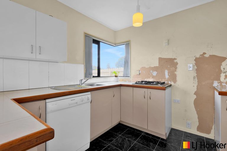 Photo of property in 1/1 Senecio Place, Weymouth, Auckland, 2103