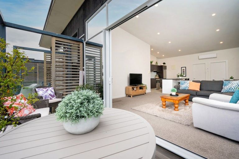 Photo of property in The Terraces, 32/9 Humber Street, Pandora, Napier, 4110