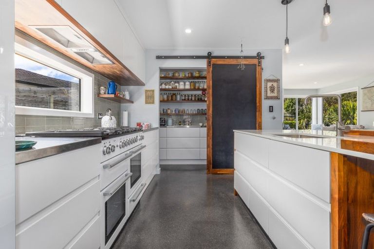 Photo of property in 40 Banks Boulevard, Whitby, Porirua, 5024