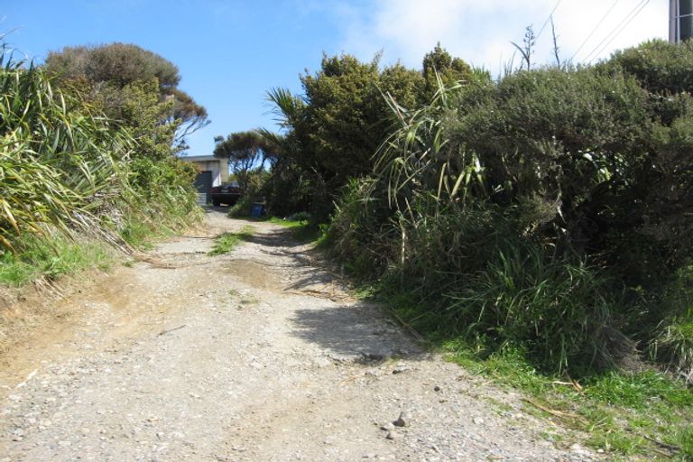 Photo of property in 16 Log Race Road, Piha, New Lynn, 0772
