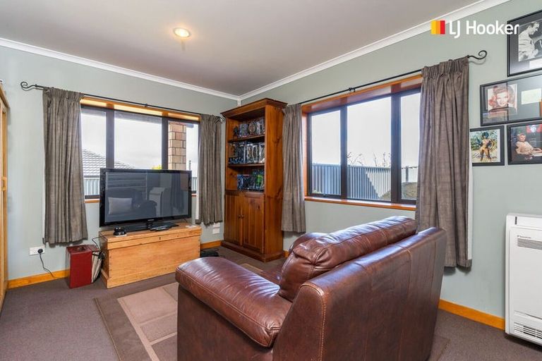 Photo of property in 41 Highgrove, Saint Clair, Dunedin, 9012