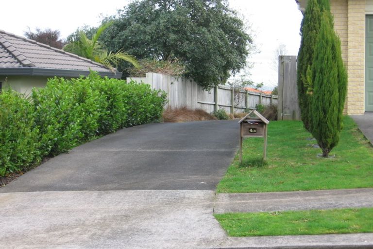 Photo of property in 2/4 Limerick Place, Dannemora, Auckland, 2016