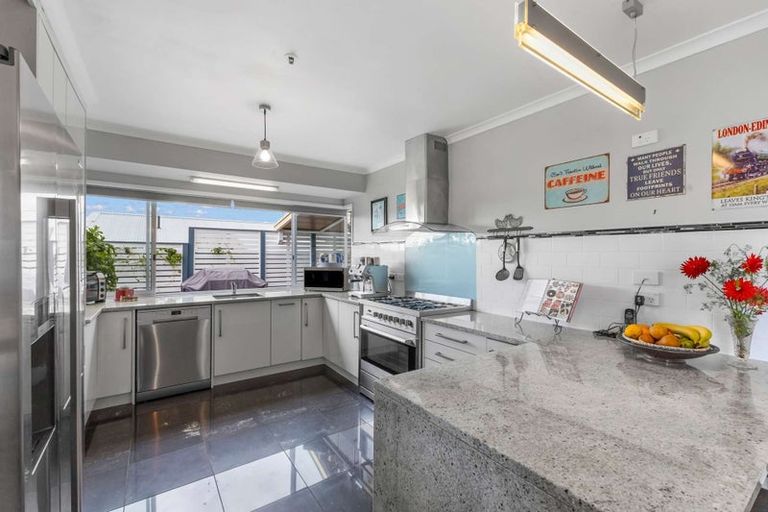 Photo of property in 173 Waihi Road, Hawera, 4610