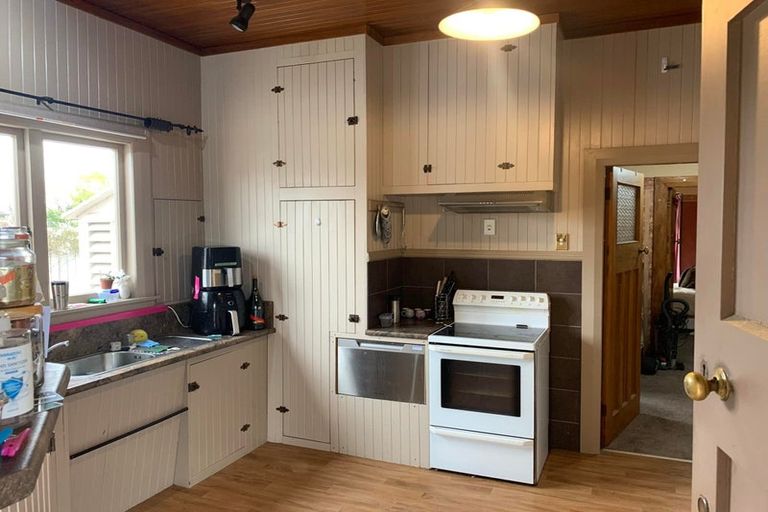 Photo of property in 68 Roberts Line, Kelvin Grove, Palmerston North, 4414