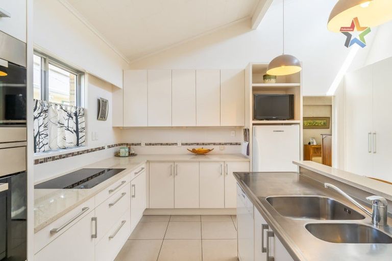 Photo of property in 122 Pretoria Street, Hutt Central, Lower Hutt, 5010