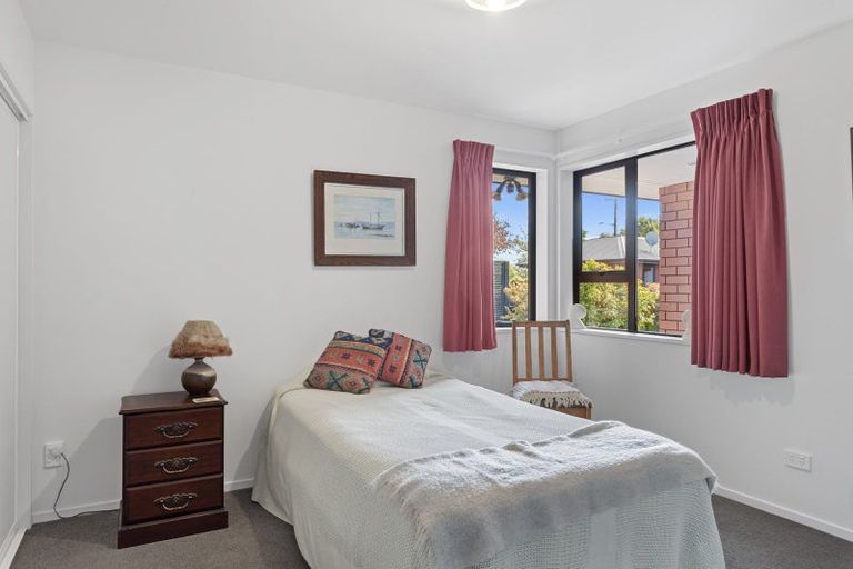 Photo of property in 2/12 Bank Street, Amberley, 7410