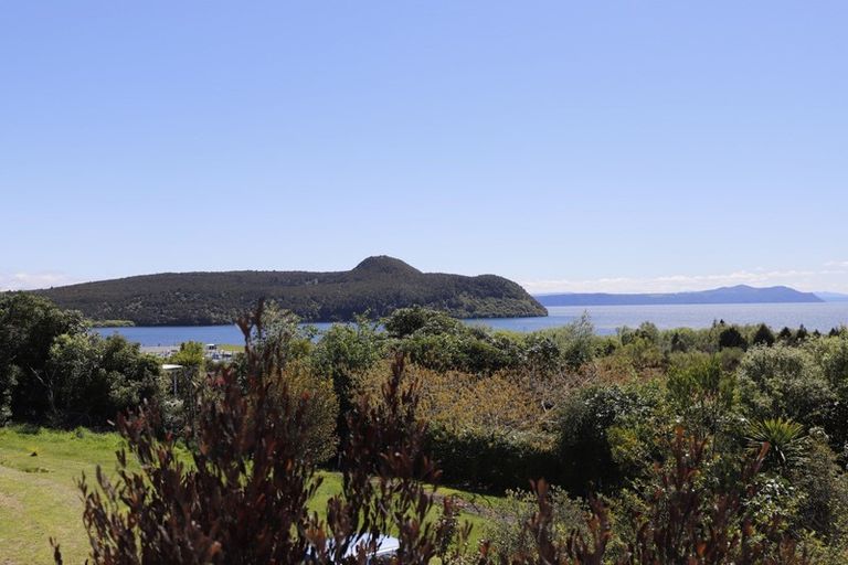 Photo of property in 7 Herea Avenue, Motuoapa, 3382