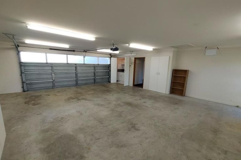 Photo of property in 99a Atawhai Road, Fitzherbert, Palmerston North, 4410