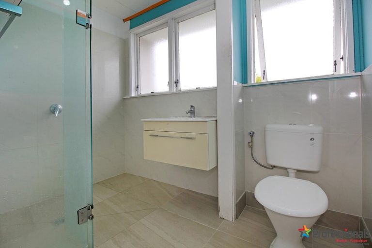 Photo of property in 10 Balnoon Place, Mangere East, Auckland, 2024