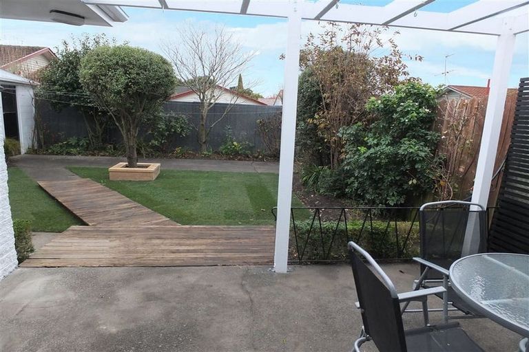 Photo of property in 2/4 Molesworth Place, Somerfield, Christchurch, 8024