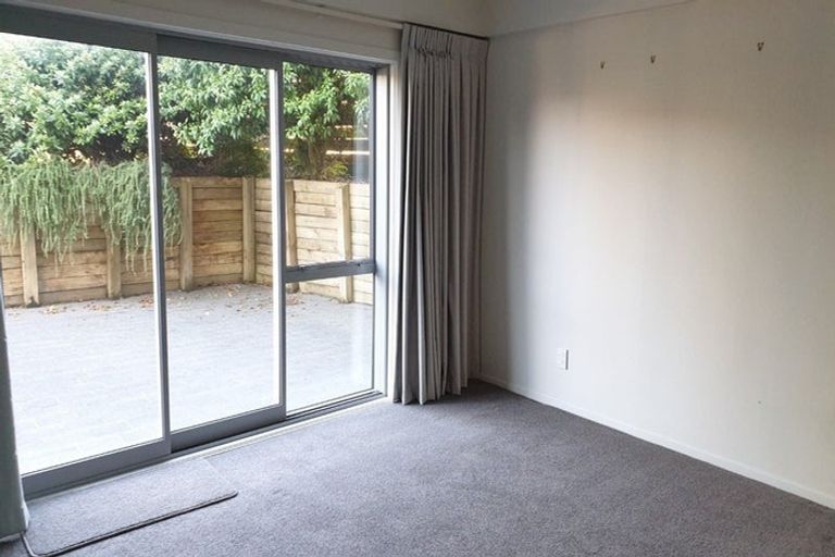 Photo of property in 31 Sealy Road, Torbay, Auckland, 0630