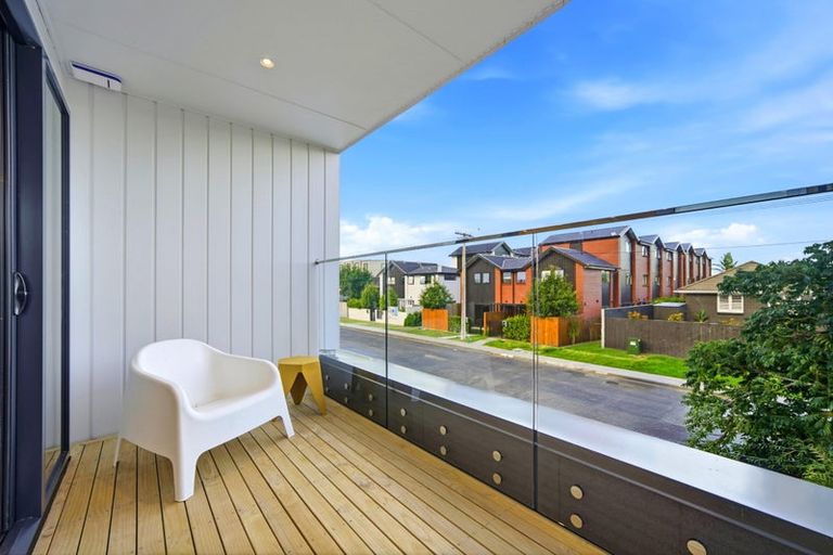 Photo of property in 3/14 Karamu Street, Strandon, New Plymouth, 4312