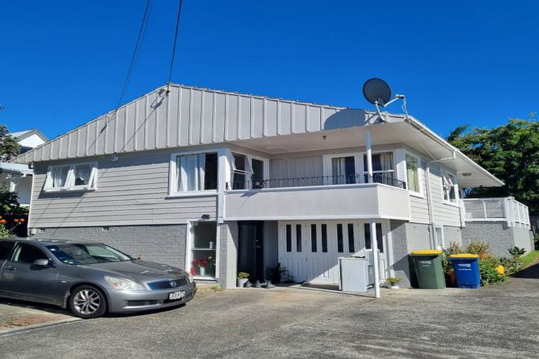 Photo of property in 120 Hepburn Road, Glendene, Auckland, 0602