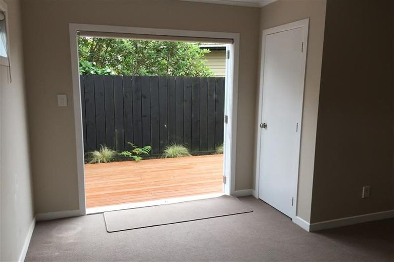 Photo of property in 42 Highland Avenue, Titirangi, Auckland, 0604