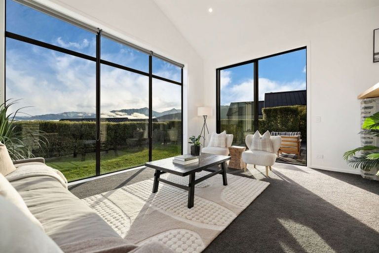 Photo of property in 13 Falconer Rise, Jacks Point, Queenstown, 9371