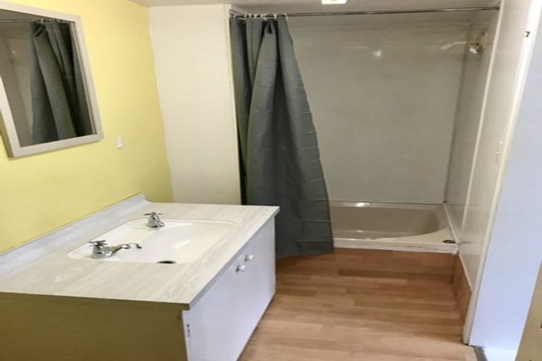 Photo of property in 50 Bedford Street, Northland, Wellington, 6012