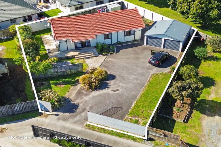 Photo of property in 9b Lyn Grove, Papamoa Beach, Papamoa, 3118
