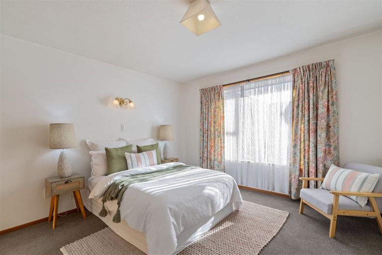 Photo of property in 4b Grassmere Street, Papanui, Christchurch, 8052