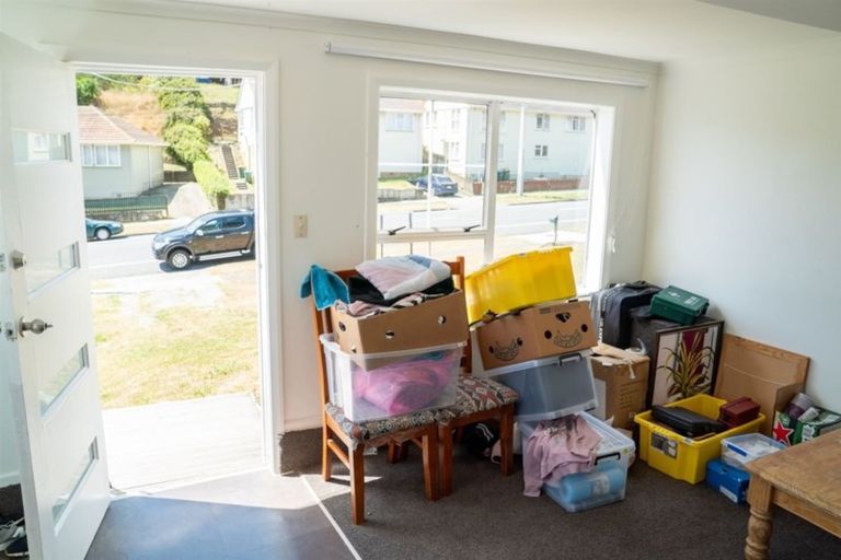 Photo of property in 160 Champion Street, Cannons Creek, Porirua, 5024